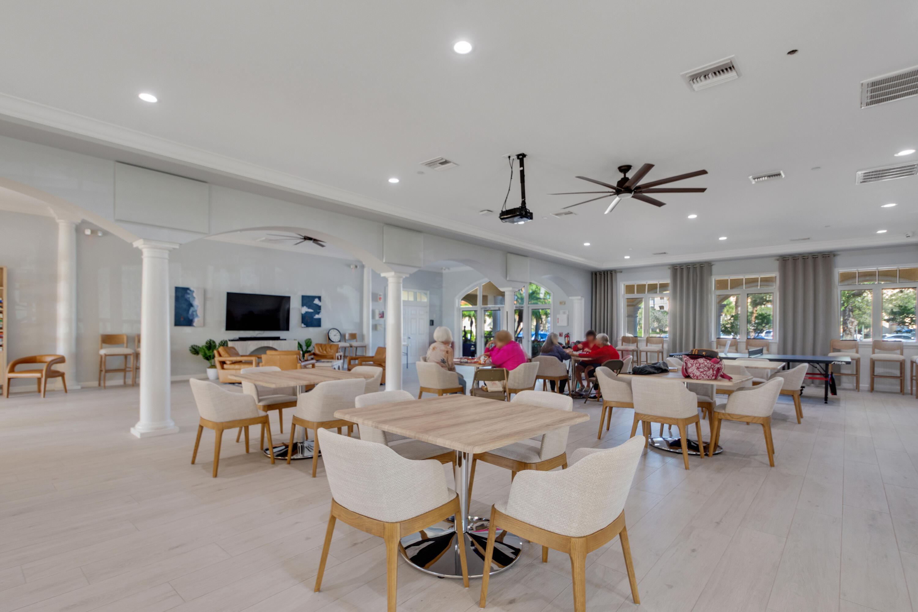 HARBOUR ISLE AT HUTCHINSON ISLAND EAST,A CONDOMINI - Residential