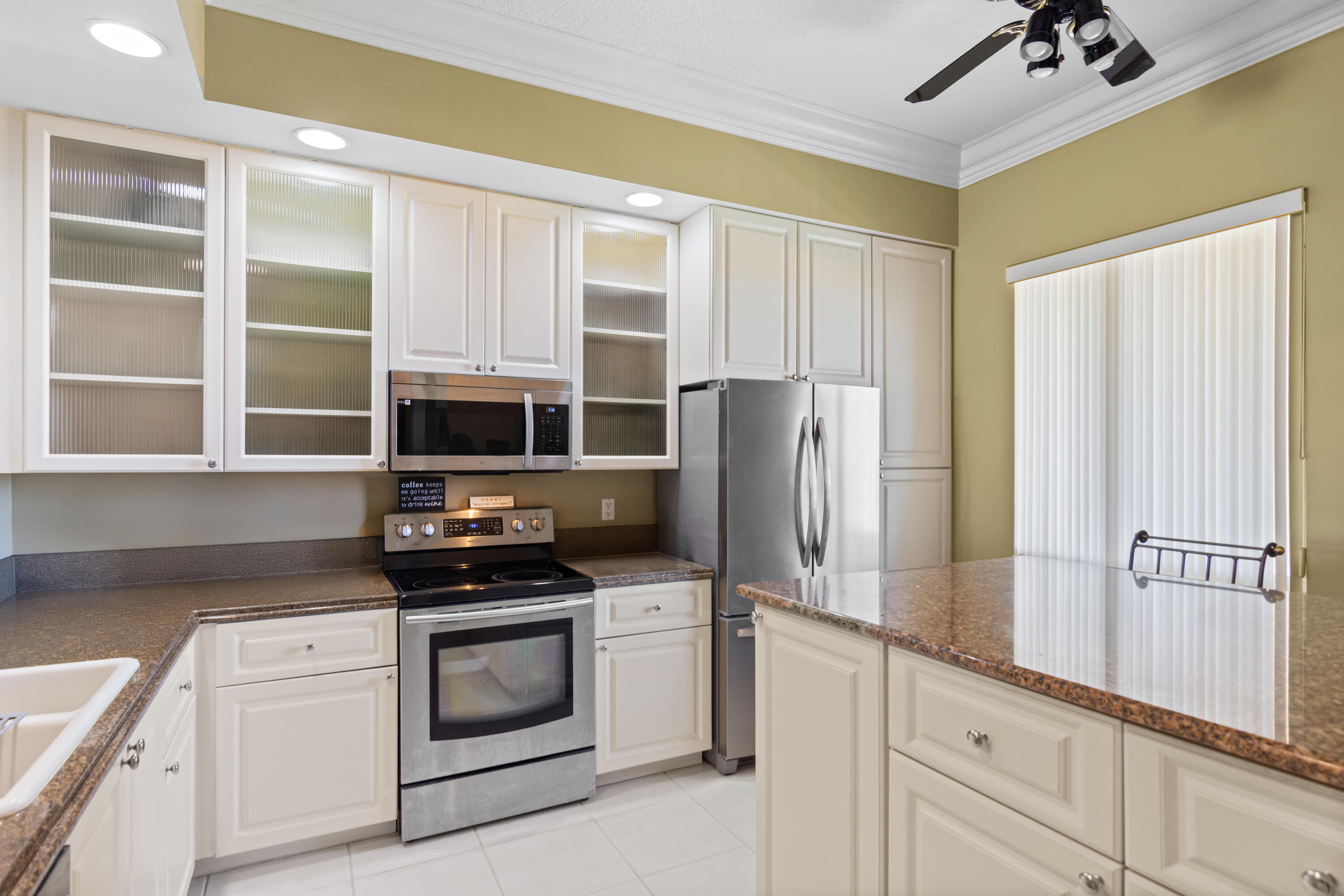 HARBOUR ISLE AT HUTCHINSON ISLAND EAST,A CONDOMINI - Residential