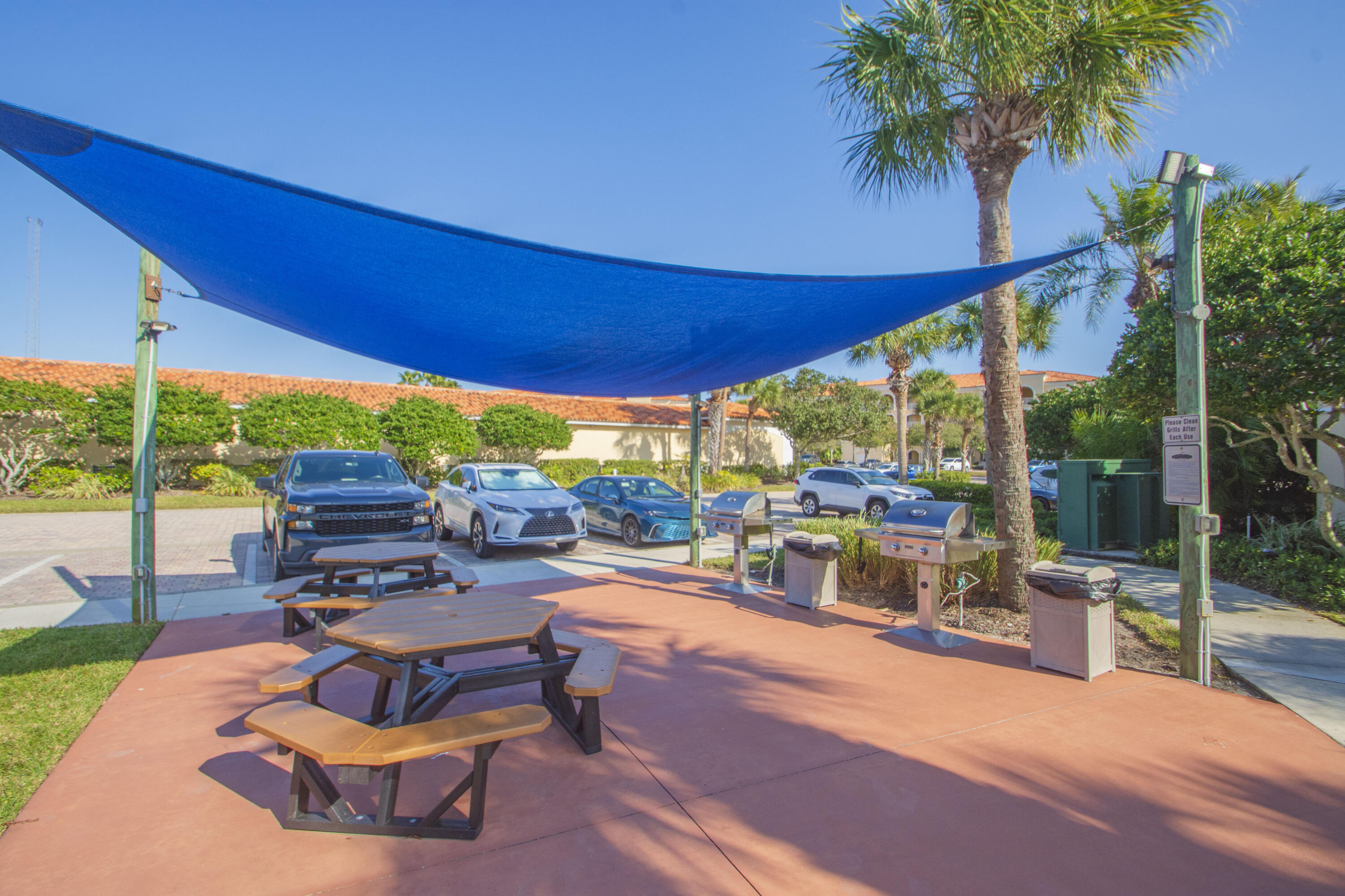 HARBOUR ISLE AT HUTCHINSON ISLAND EAST,A CONDOMINI - Residential