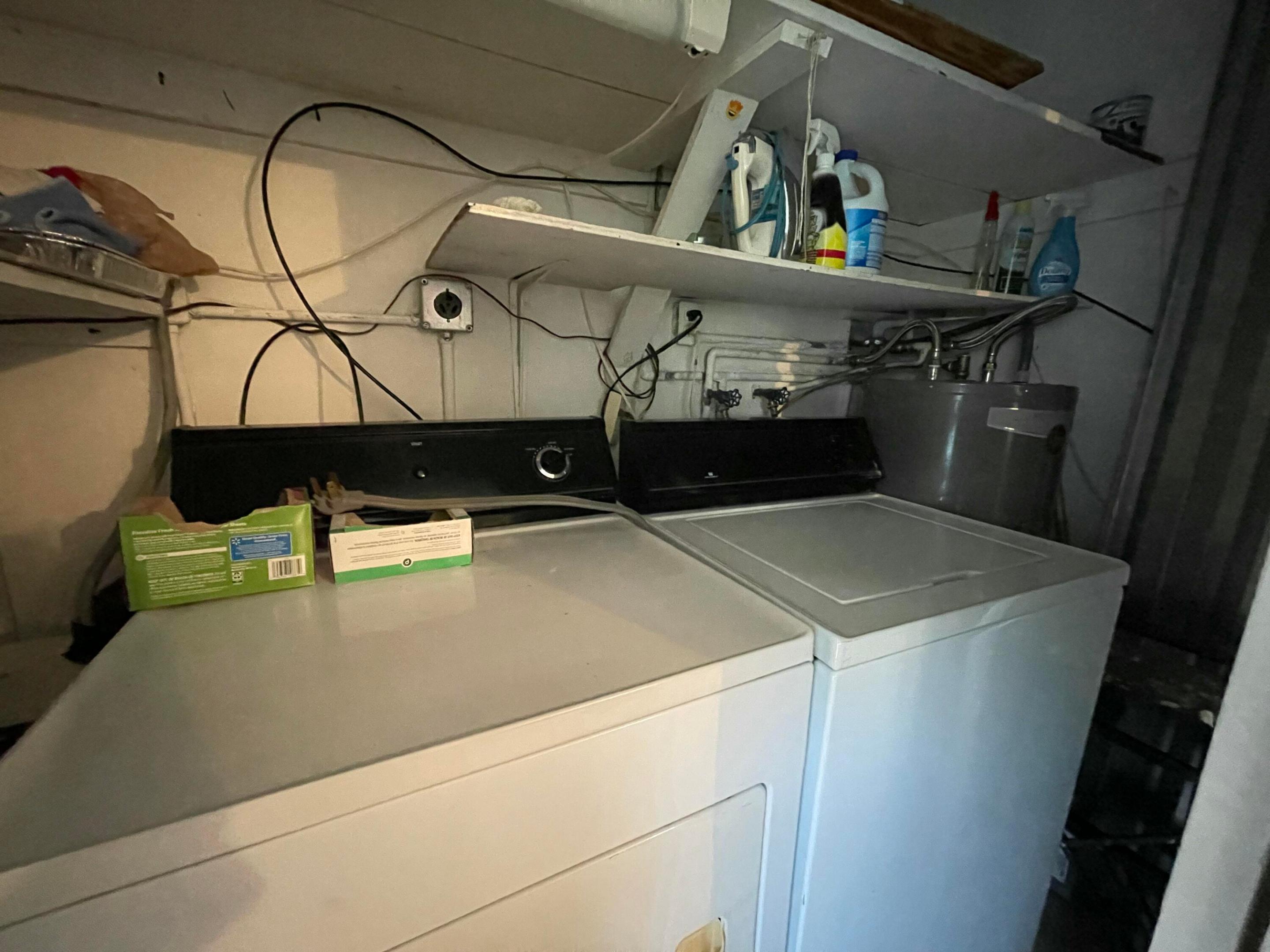 VILLAGE ROYALE CONDO 8 - Residential