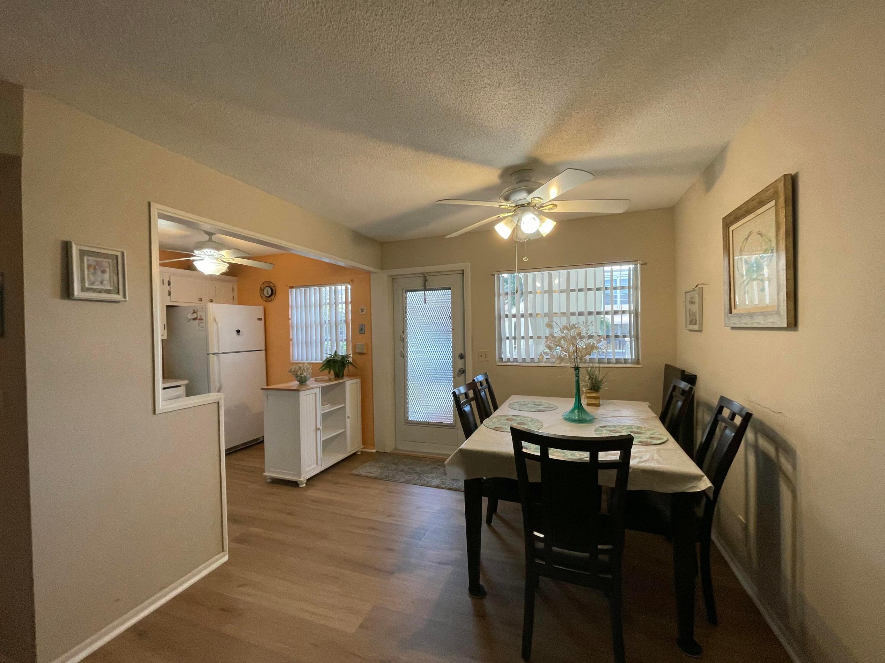 VILLAGE ROYALE CONDO 8 - Residential