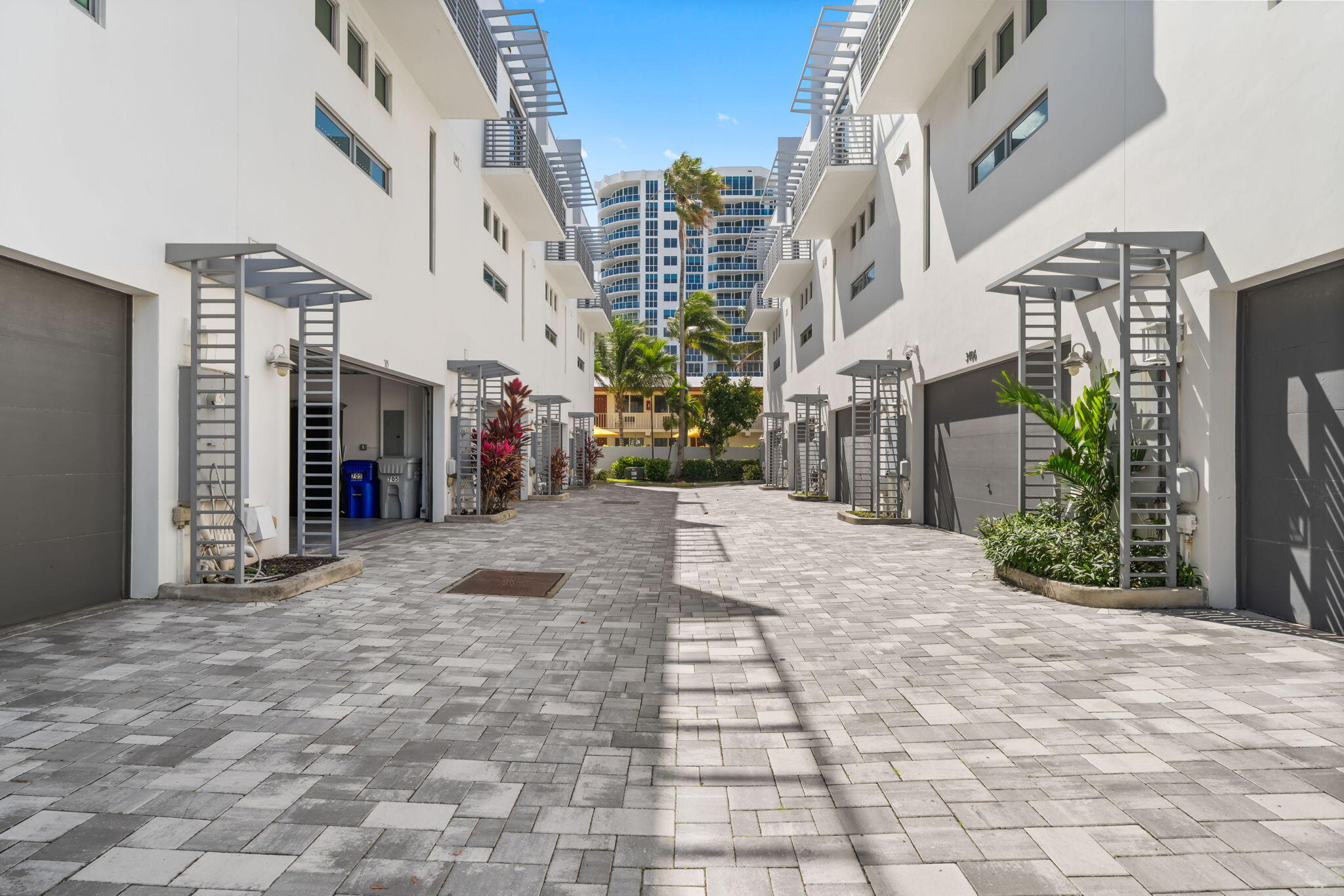 BLOUNT BROS POMPANO BEACH - Residential