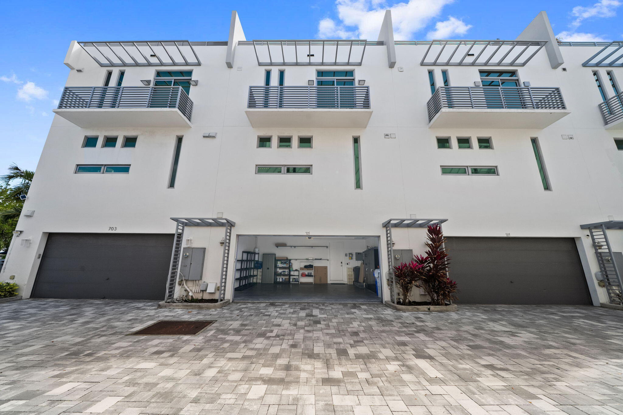 BLOUNT BROS POMPANO BEACH - Residential