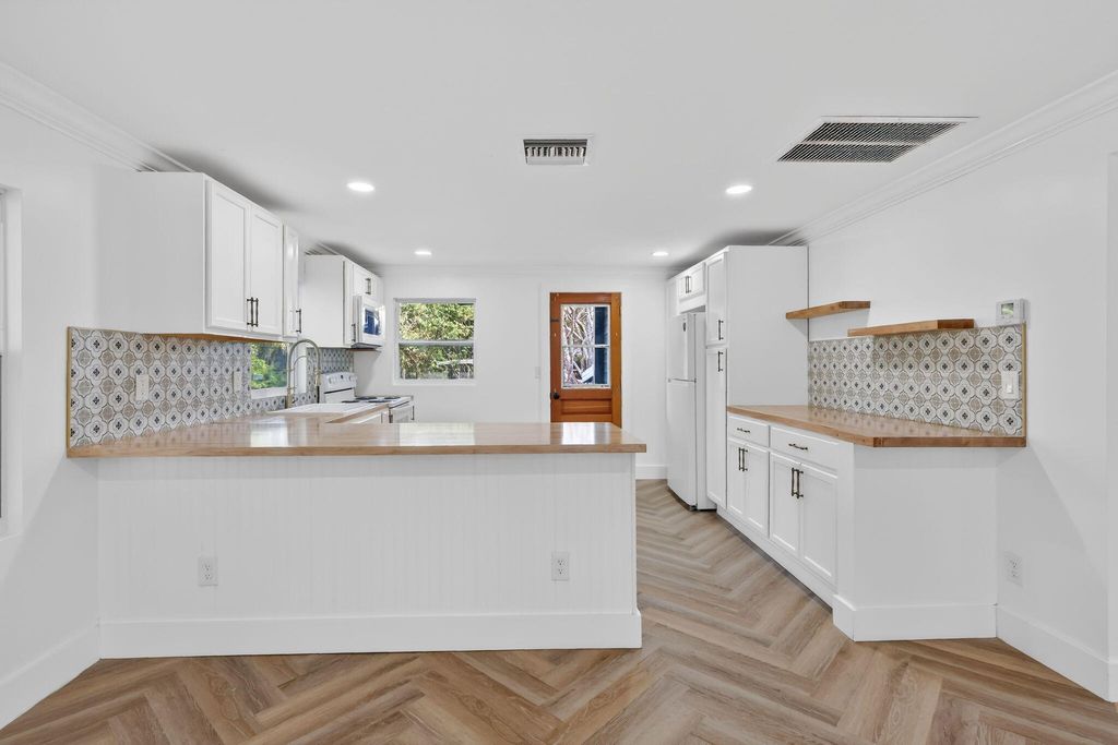 Photo of 2302 Cortez Boulevard, Fort Pierce, FL 34982 (MLS # B26011264)