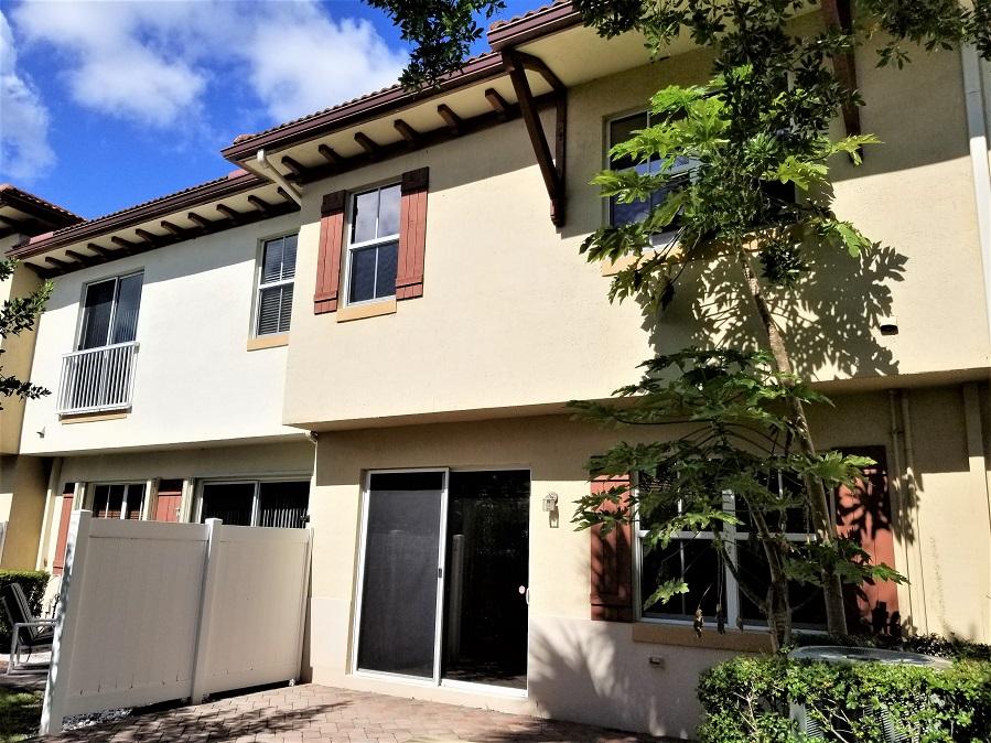 COLONY PALMS - Residential