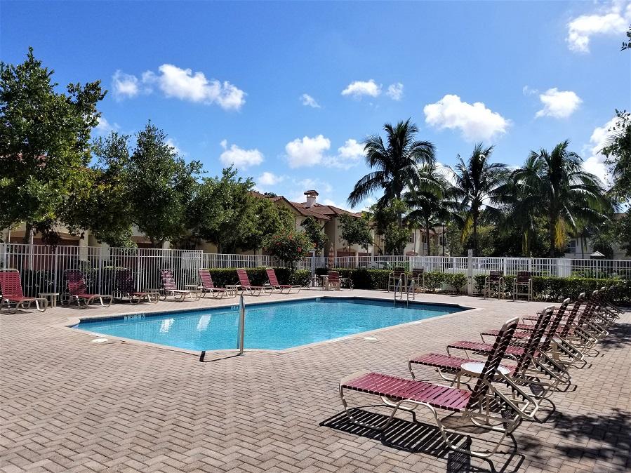 COLONY PALMS - Residential