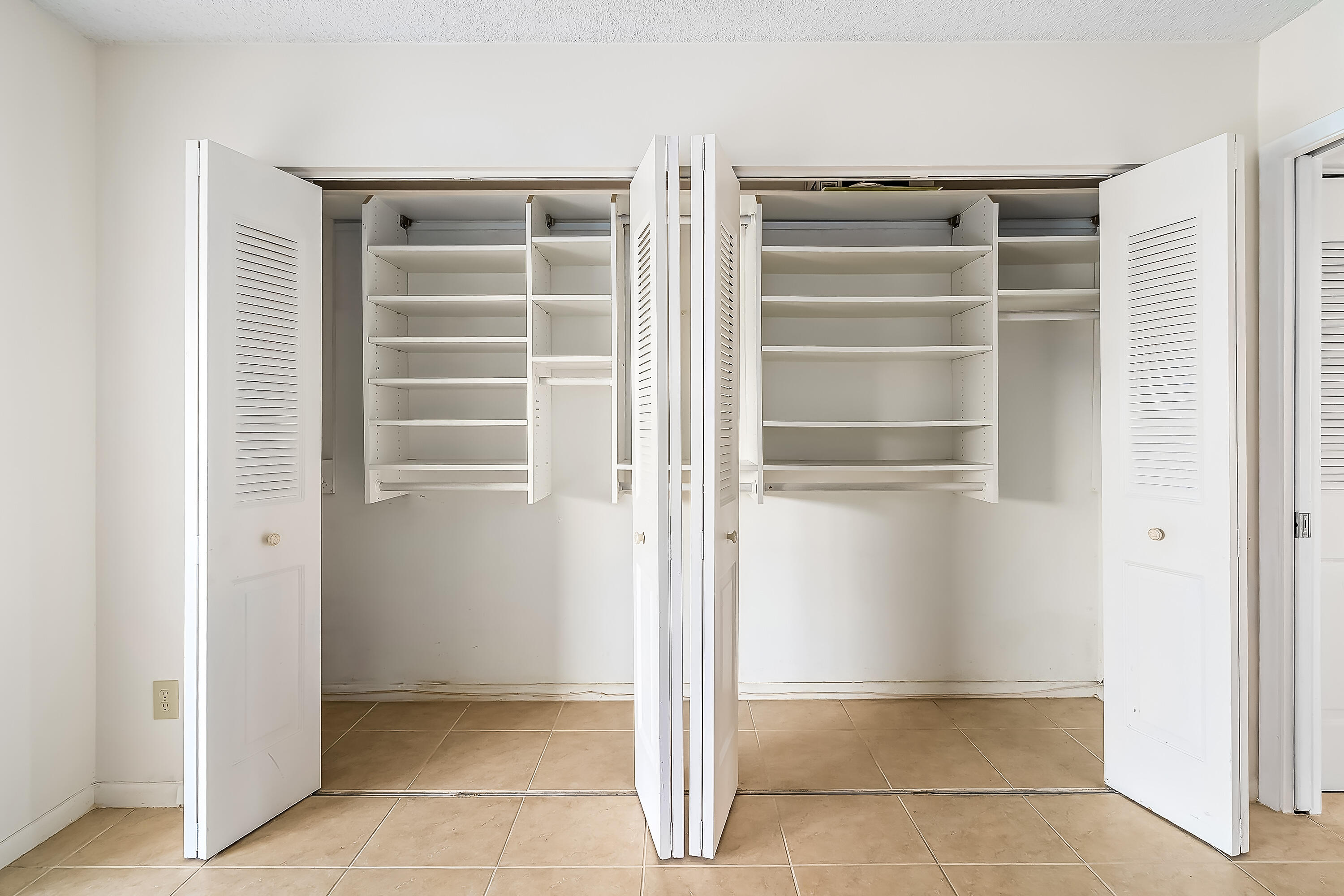 DOVER CONDO - Residential