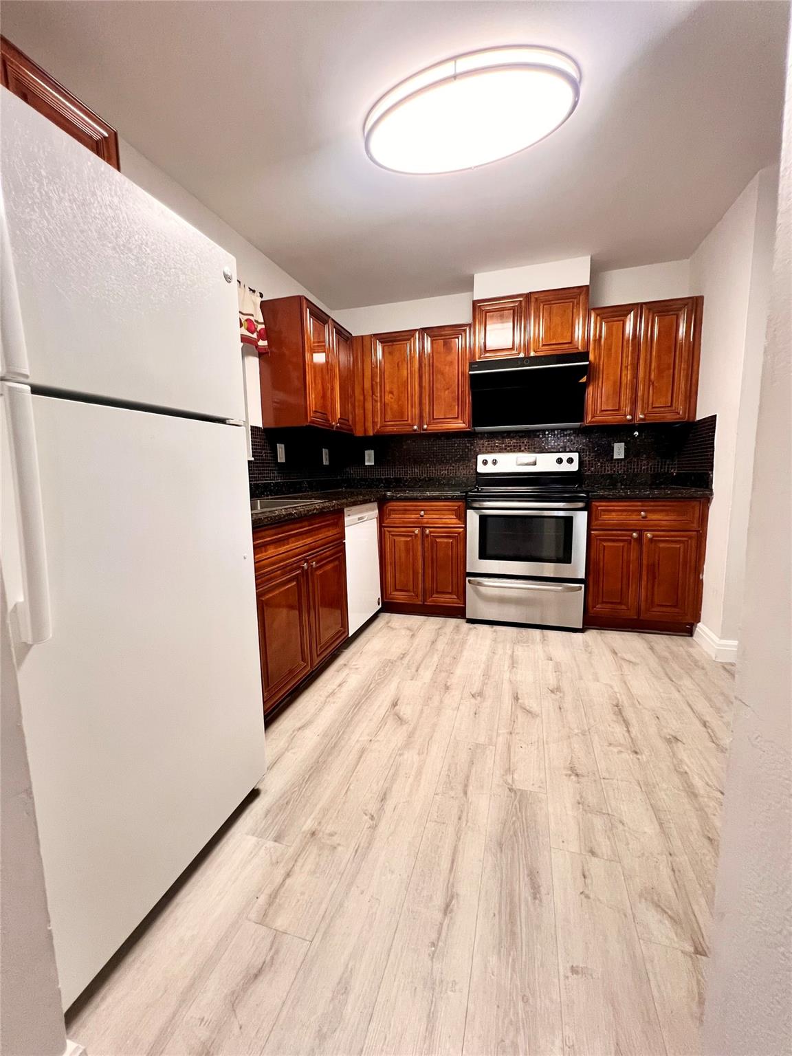 Royal Garden Condo - Residential Lease