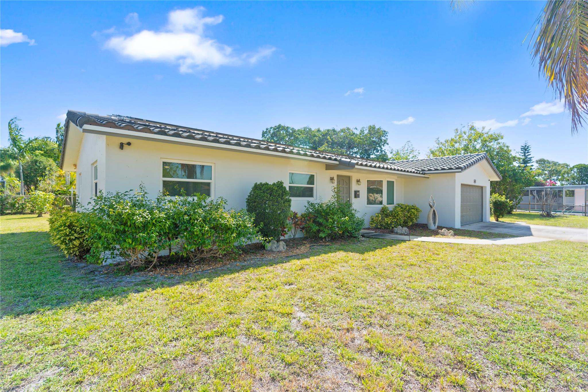 4050 E Edgewood Pl