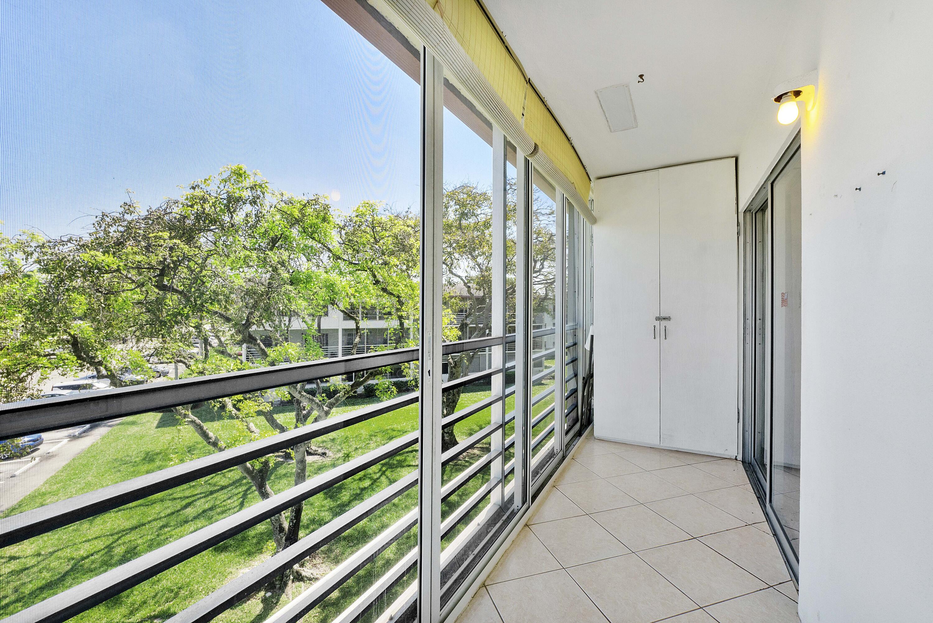 FANSHAW AT CENTURY VILLAGE CONDO - Residential