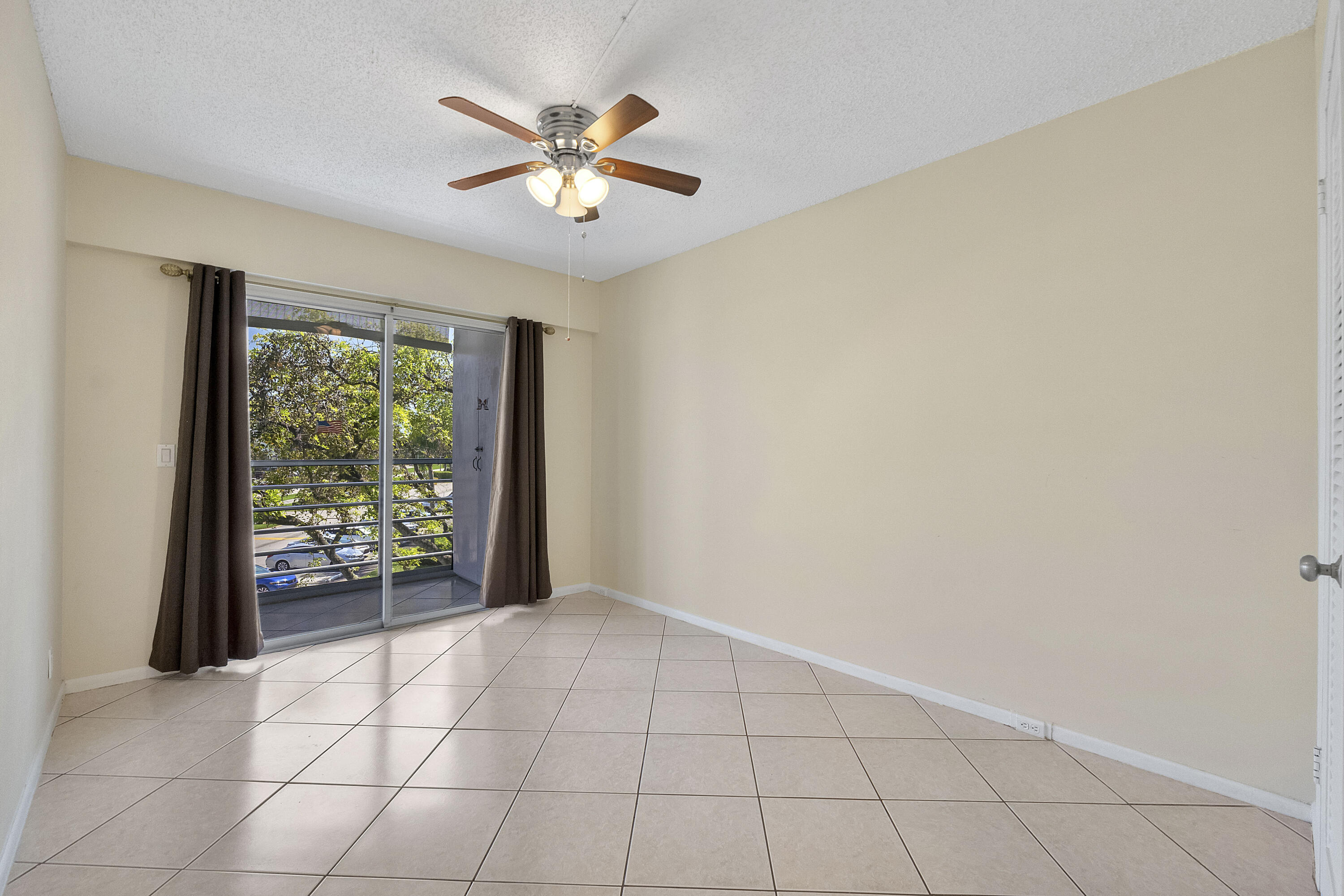 FANSHAW AT CENTURY VILLAGE CONDO - Residential