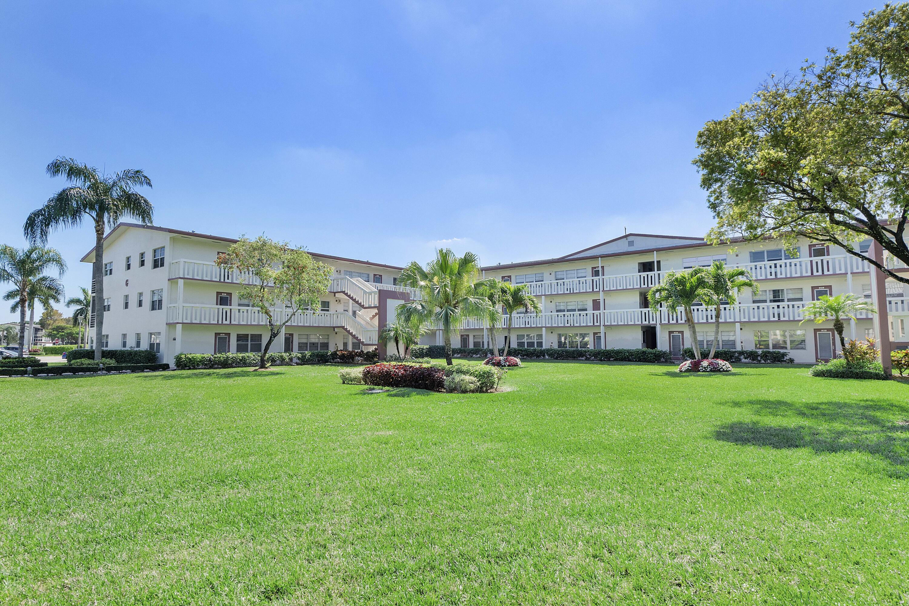 FANSHAW AT CENTURY VILLAGE CONDO - Residential