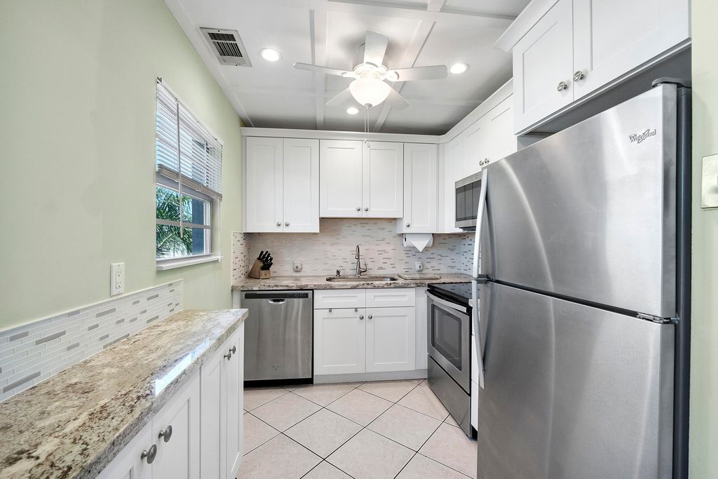 Photo of 281 Fanshaw G, Boca Raton, FL 33434 (MLS # B26009712)