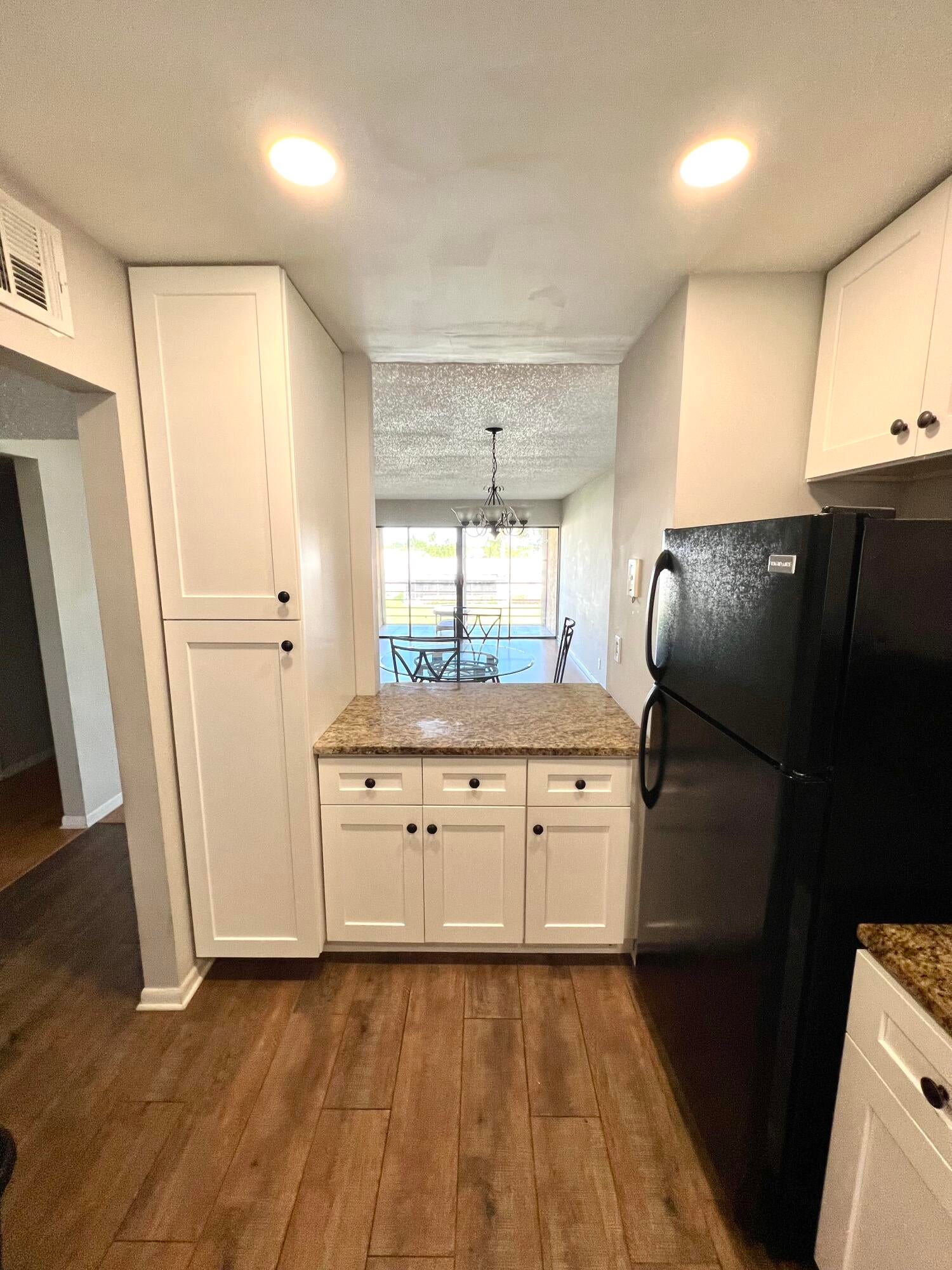 1901 W WOOLBRIGHT Road W A206