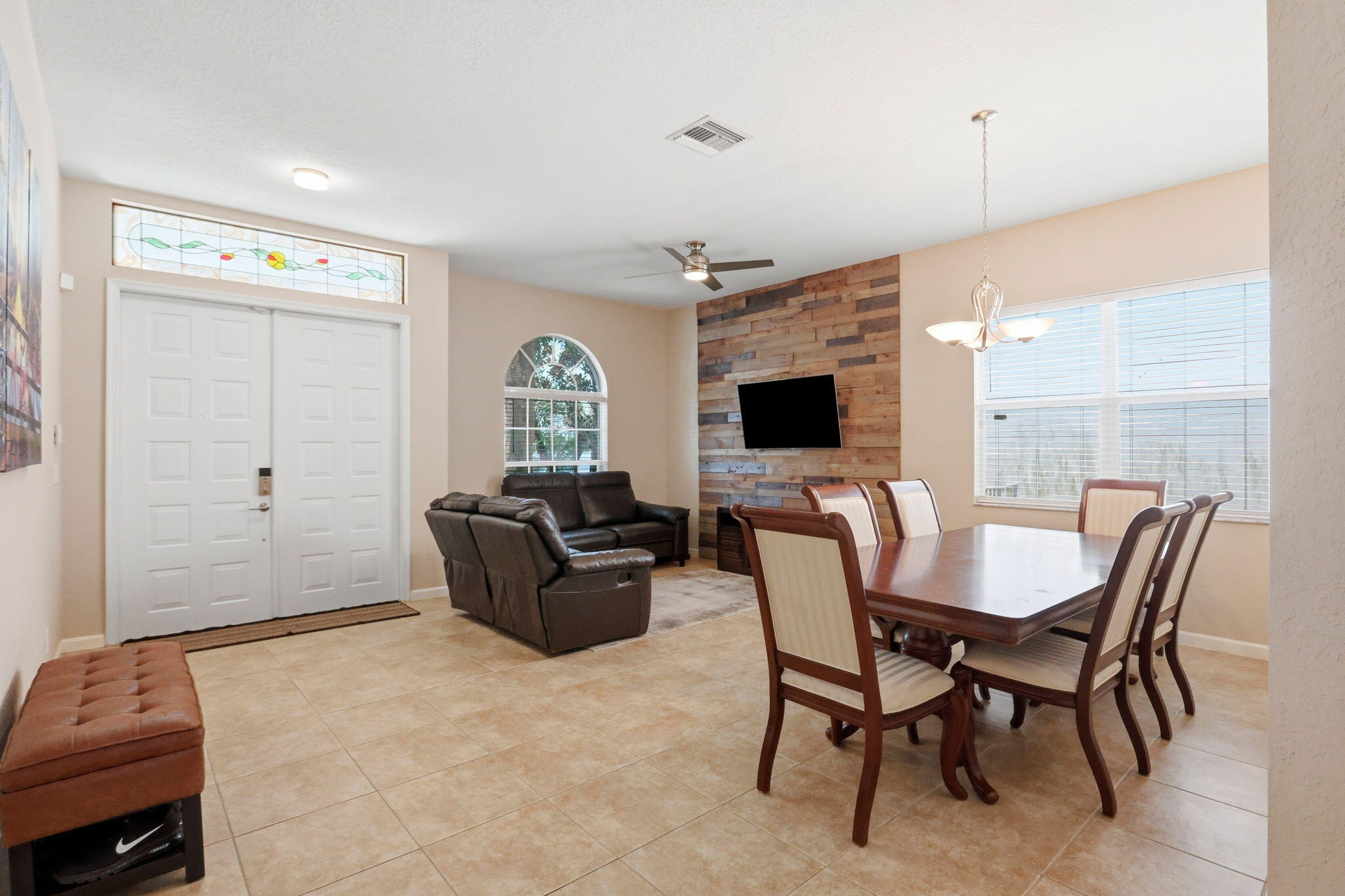 375 BERENGER Walk