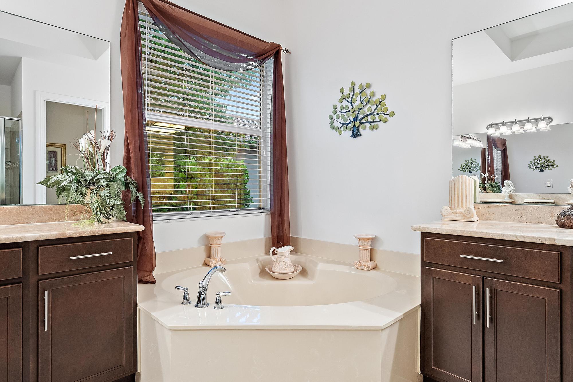 BAYHILL ESTATES - Residential