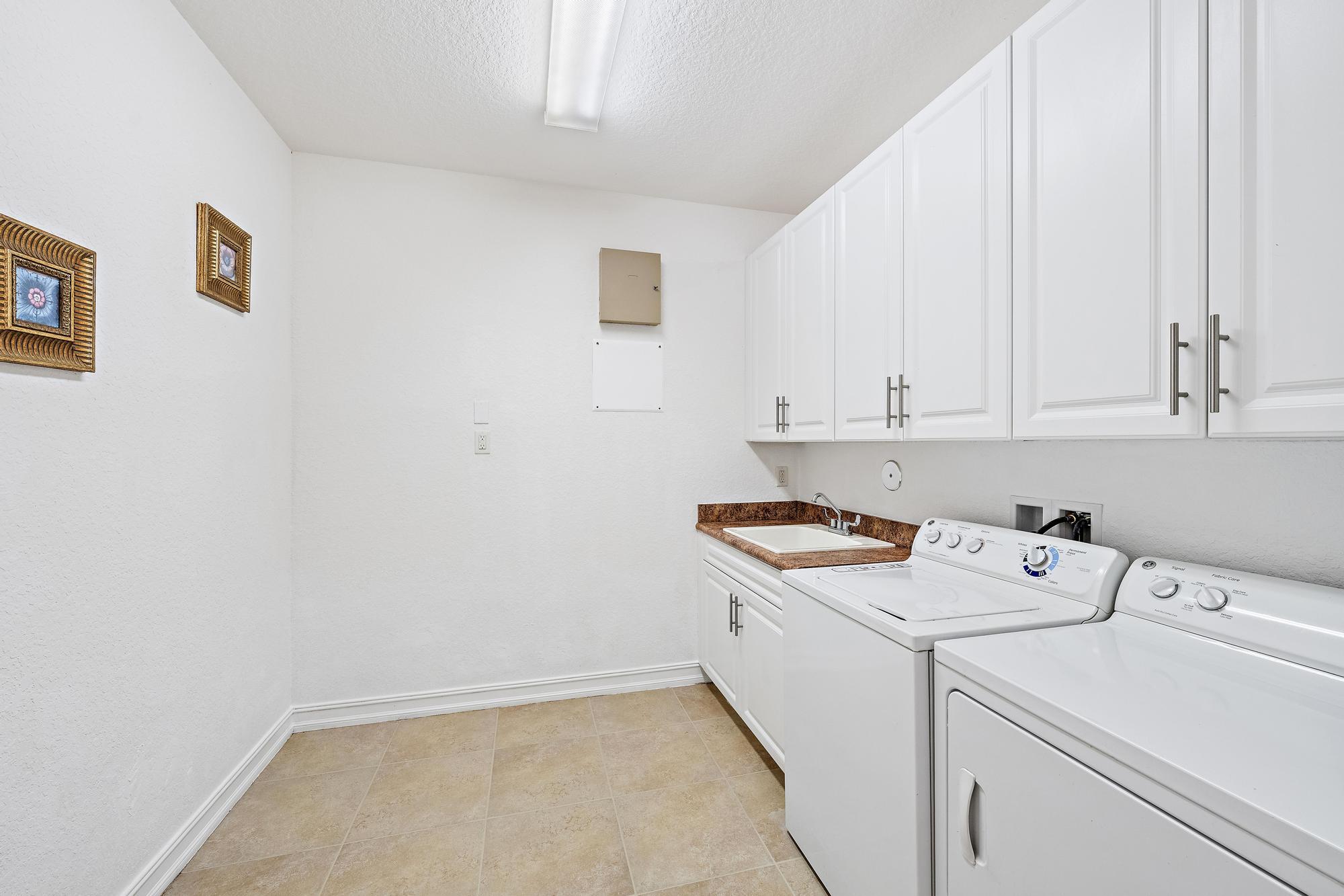 BAYHILL ESTATES - Residential