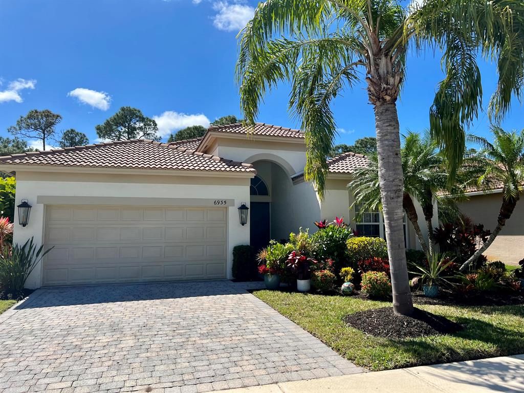 Photo of 6935 SE Twin Oaks Circle, Stuart, FL 34997 (MLS # R10779865)