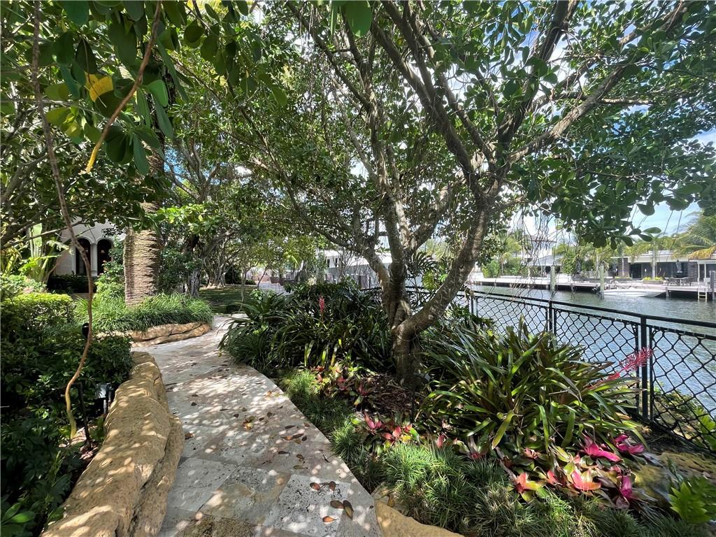 Palm Point Amd 15-64 B - Residential