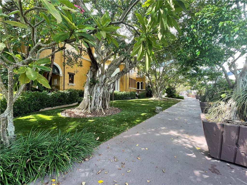 Palm Point Amd 15-64 B - Residential