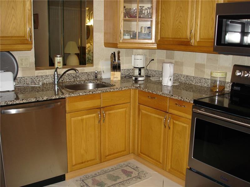 PALM LAKES - Residential