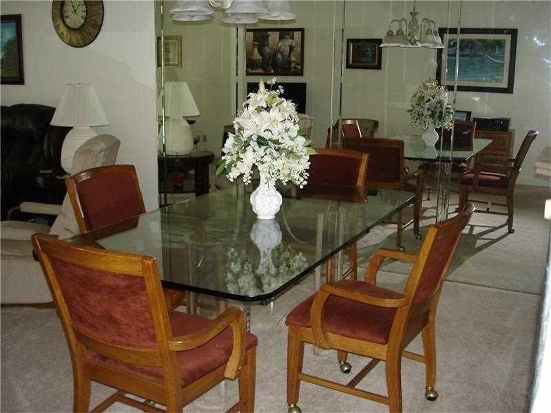 PALM LAKES - Residential