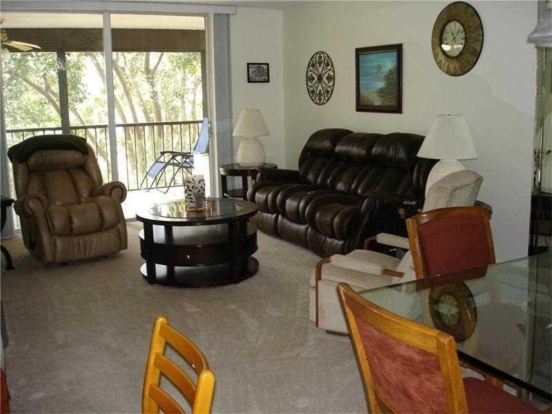 PALM LAKES - Residential