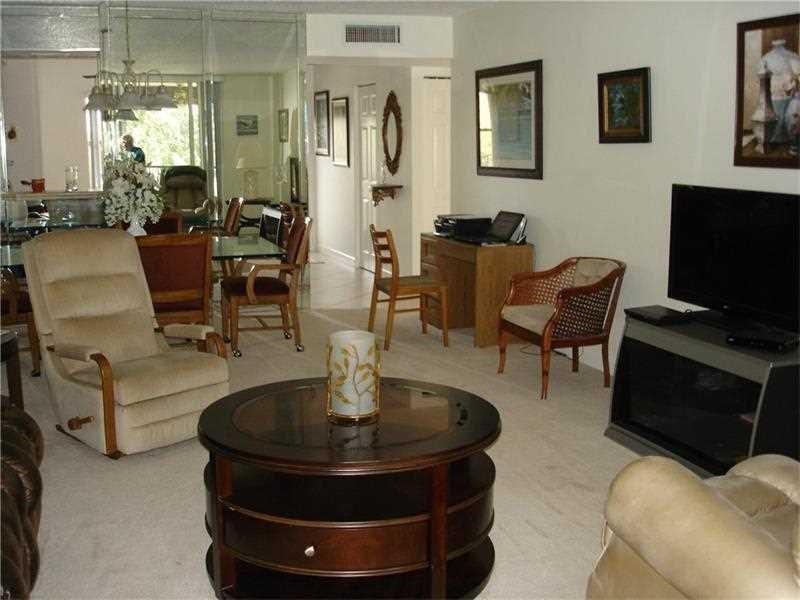 PALM LAKES - Residential