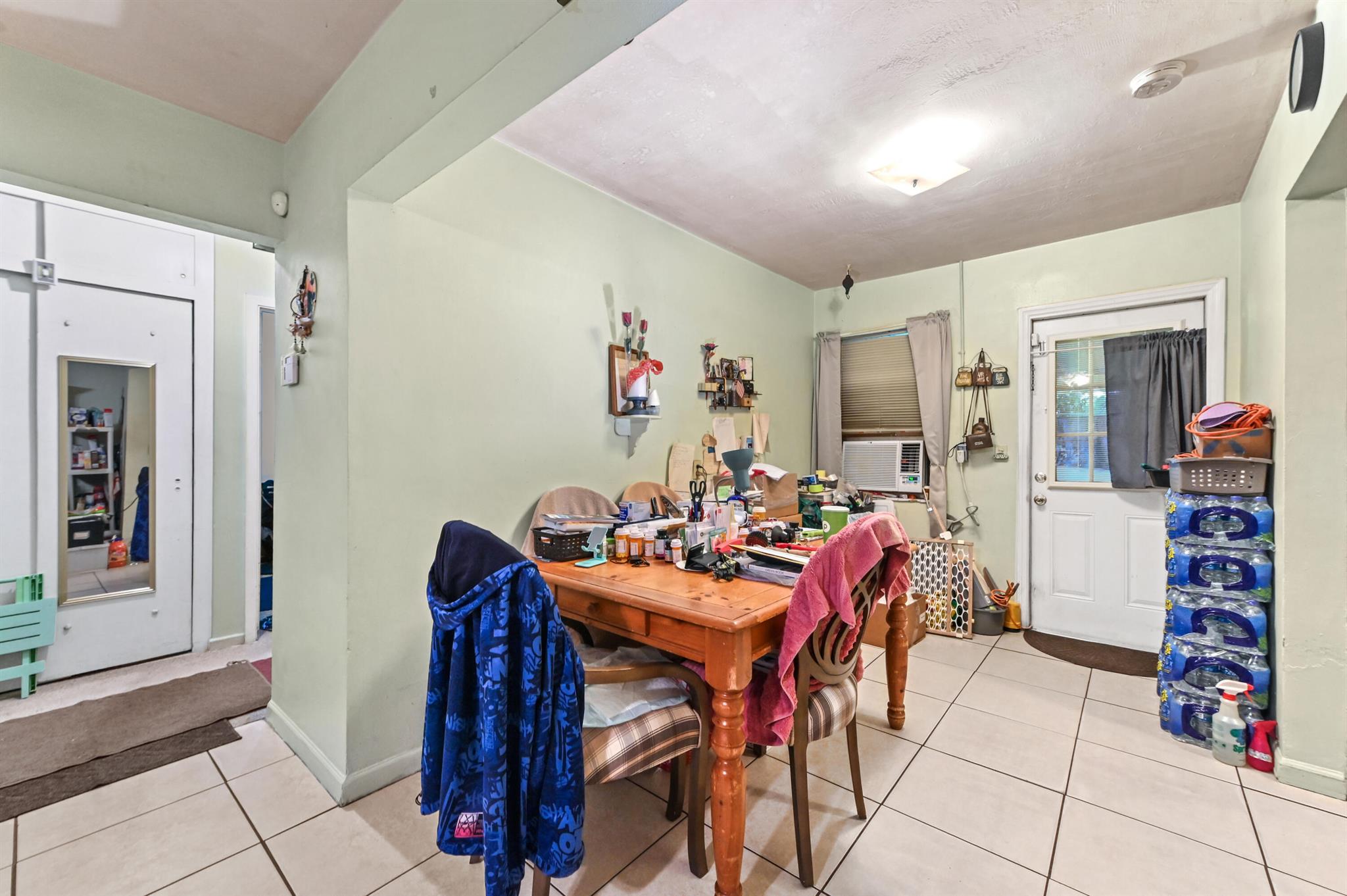 LAKE WORTH TOWN - Residential