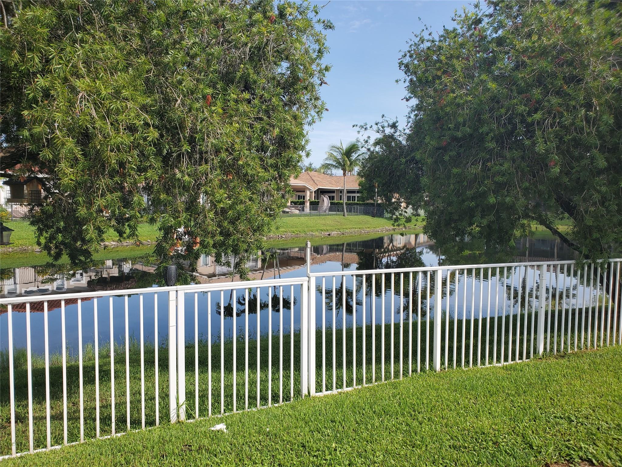 5039 Kensington Cir, Coral Springs, FL, 33076/$994,500 3 5039 Kensington Cir