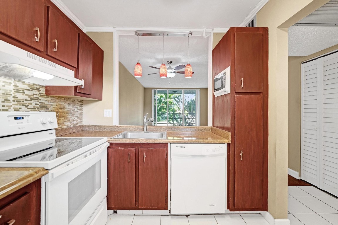 Poinciana #10 Pine Island - Residential Lease