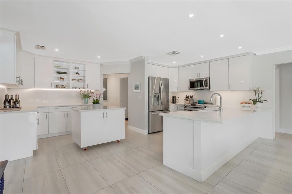 TROPIC ISLE 2ND SEC - Residential