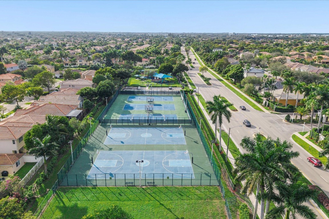 Harbour Lakes Townhomes - Residential