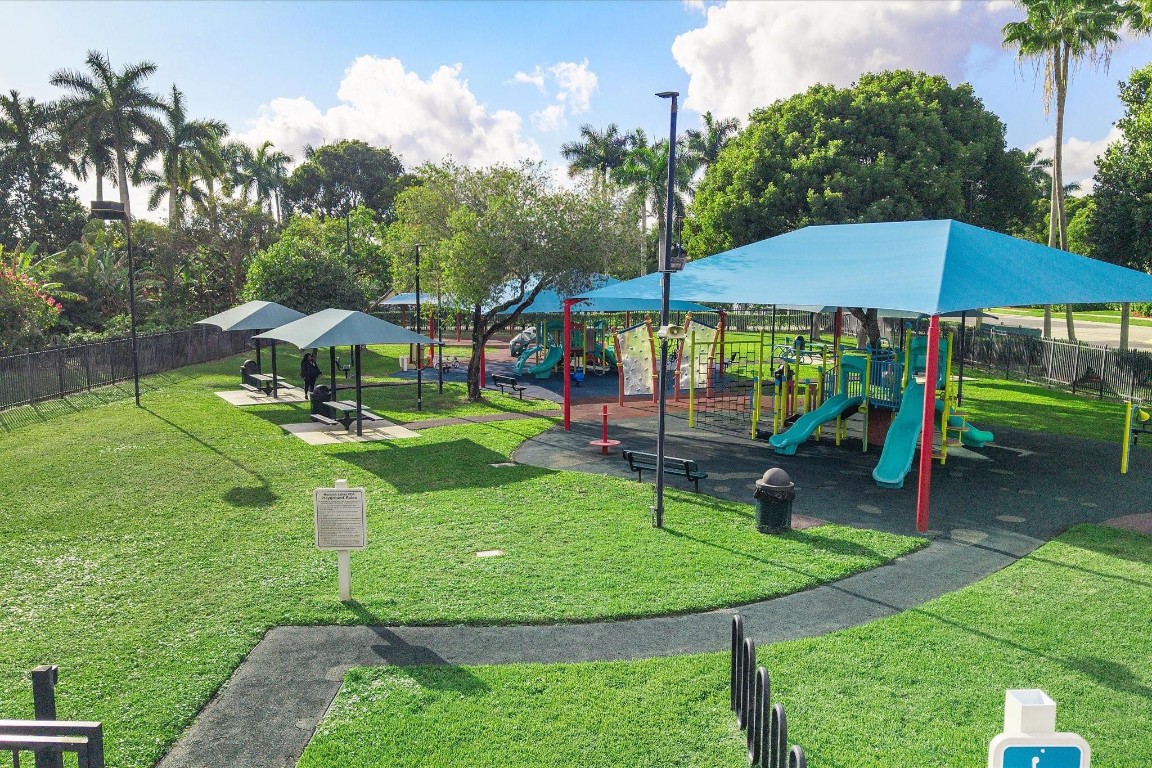 Harbour Lakes Townhomes - Residential