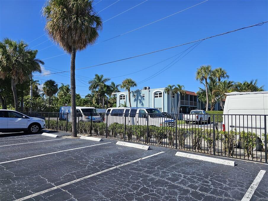 PALM LAKE 1 CONDO - Residential