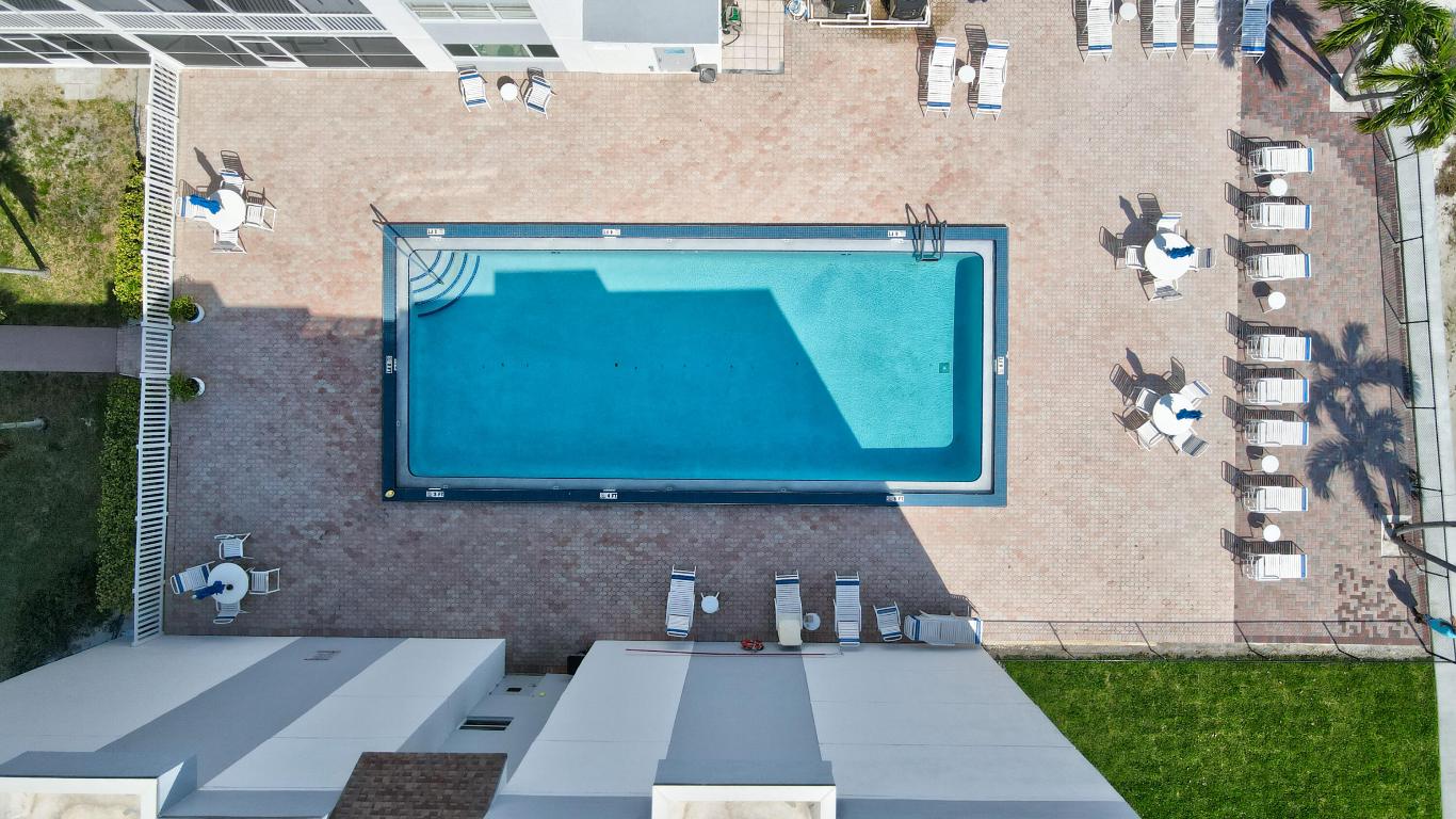 PALM LAKE 1 CONDO - Residential