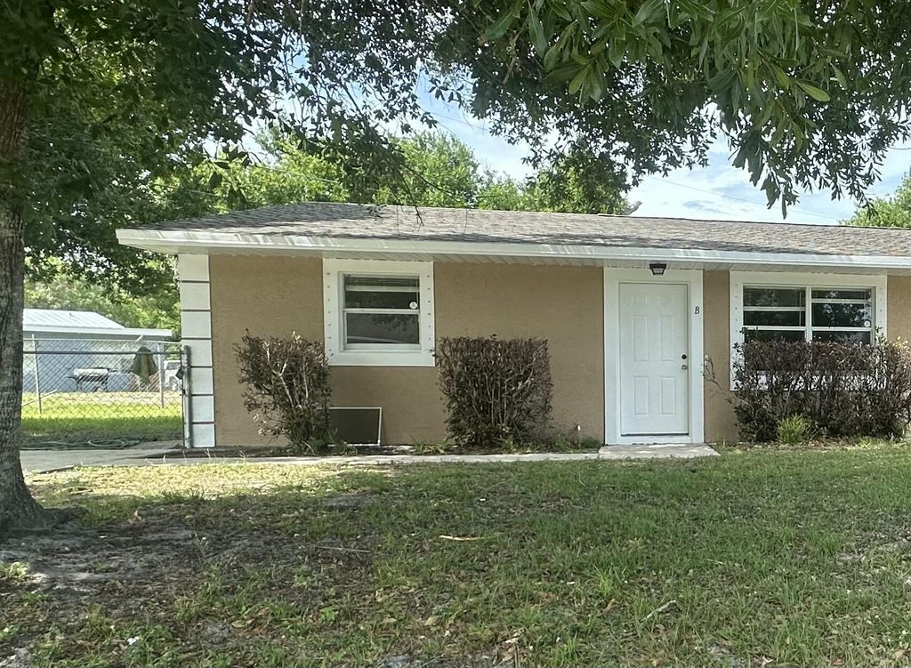 Photo of 6602 Palomar Parkway #B, Fort Pierce, FL 34951 (MLS # B26012763)