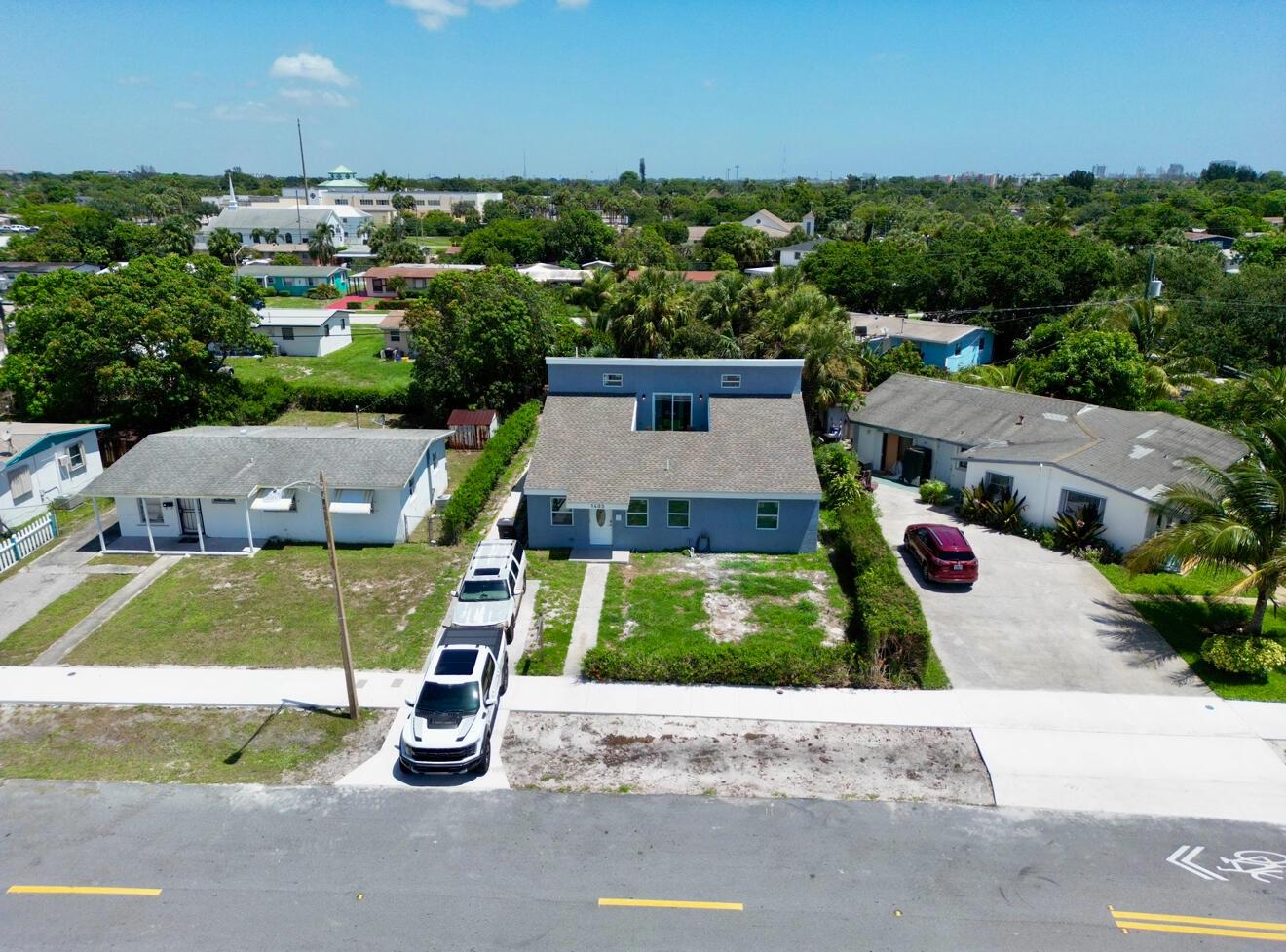 1403 7th Street, West Palm Beach, FL, 33401/$460,000 1 1403 7th Street
