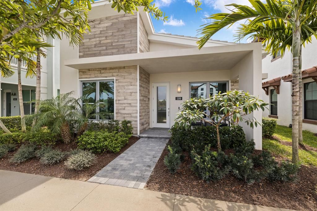 Photo of 1189 Faulkner Terrace, Palm Beach Gardens, FL 33418 (MLS # R10783608)