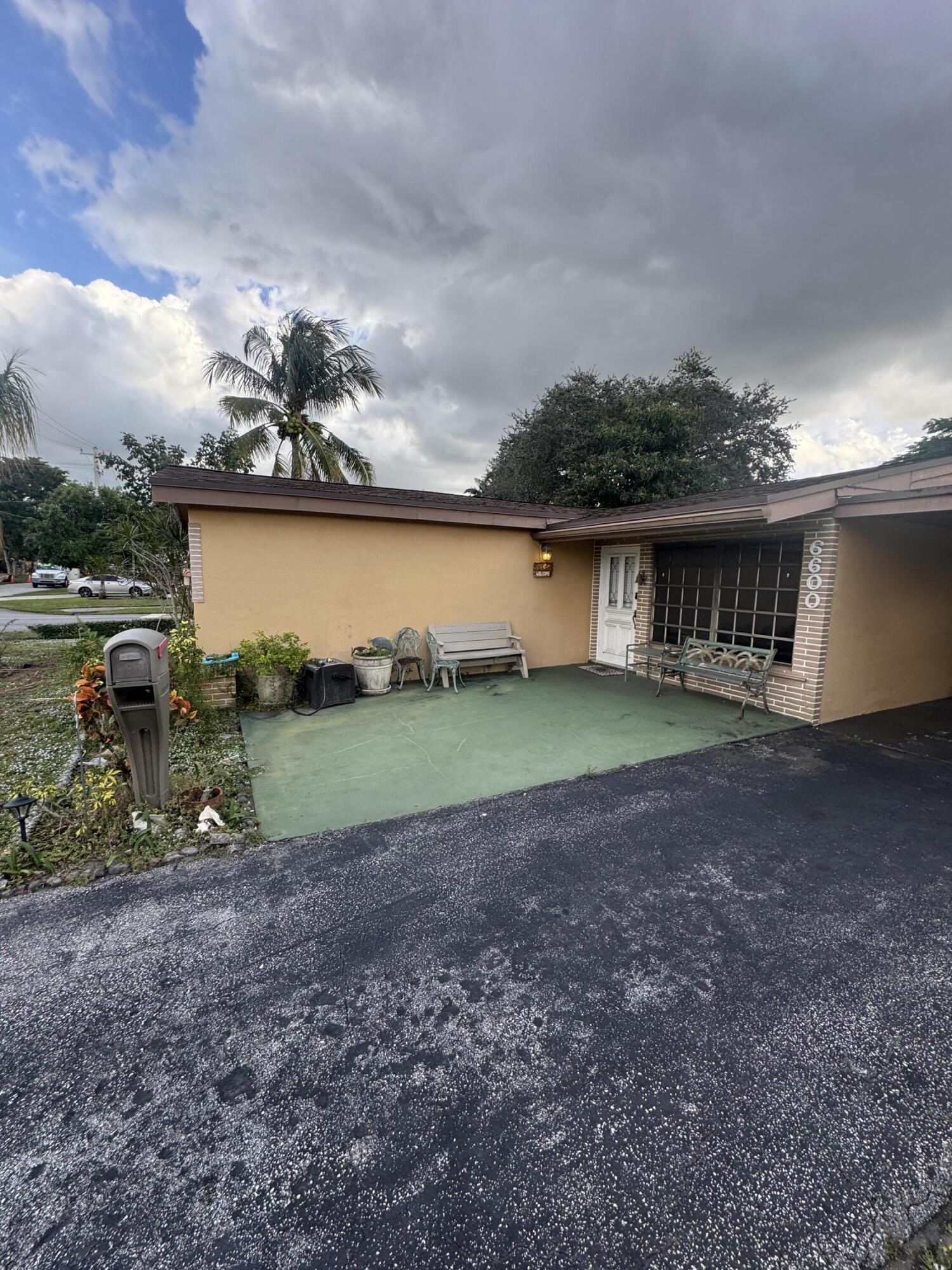 PALM LANE VILLA NO 4 - Residential