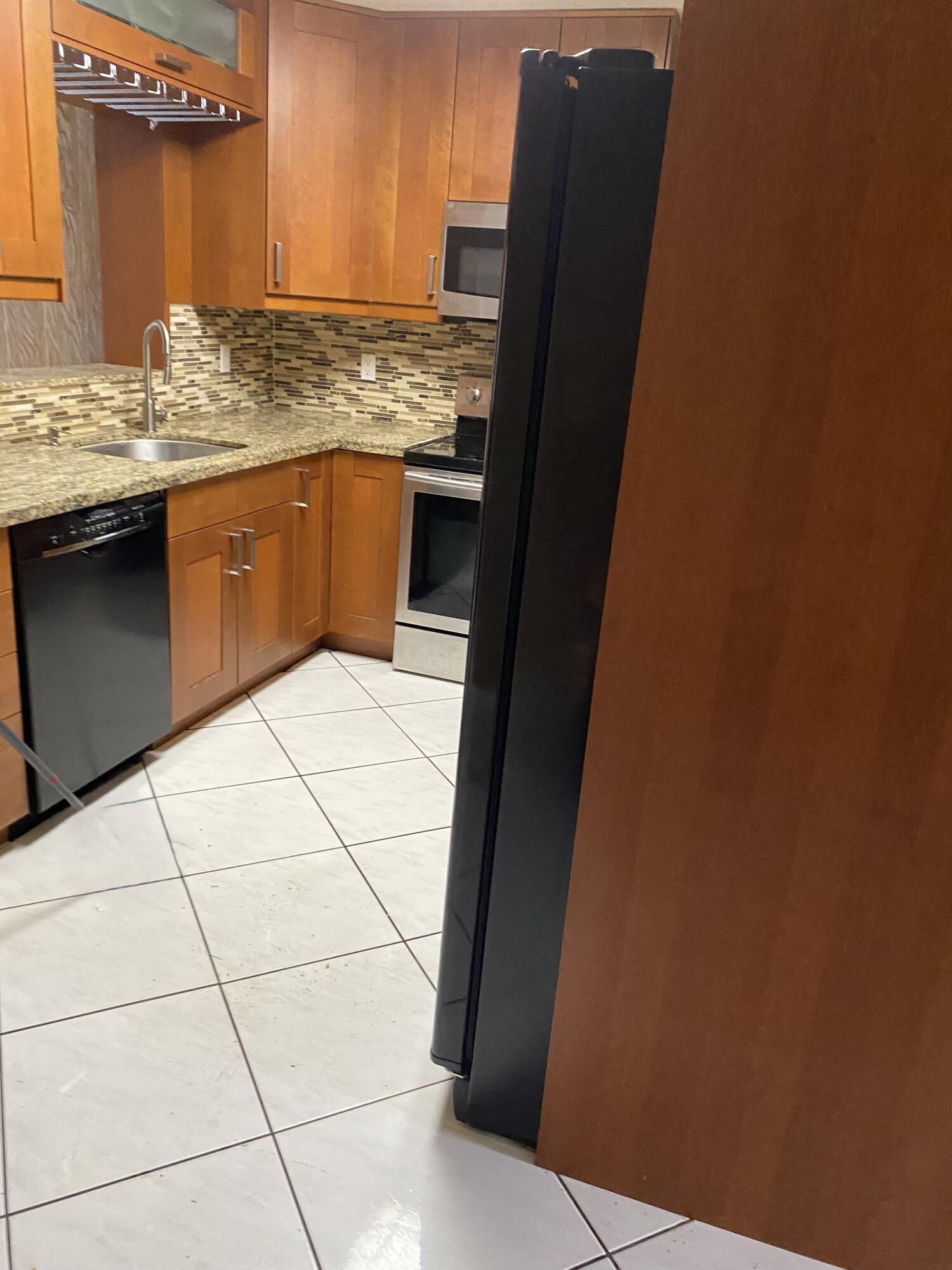 PALM LANE VILLA NO 4 - Residential