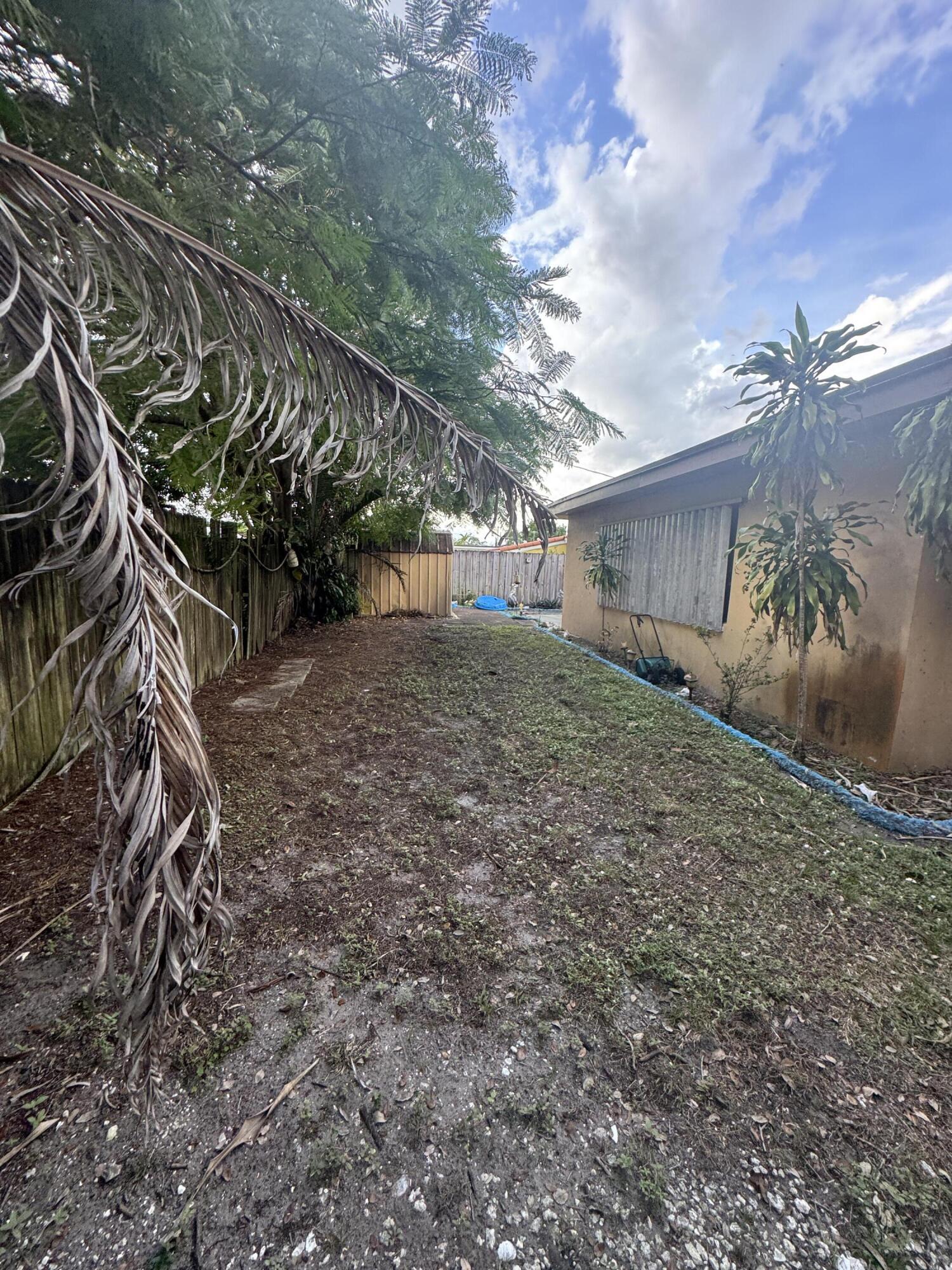 PALM LANE VILLA NO 4 - Residential