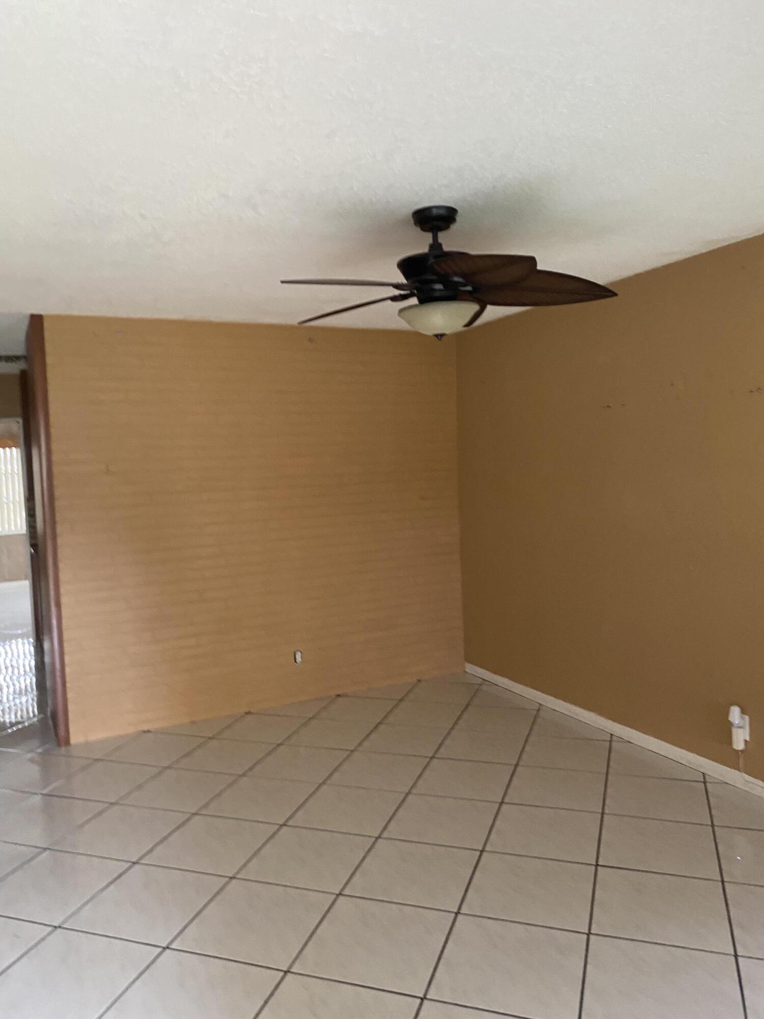 PALM LANE VILLA NO 4 - Residential