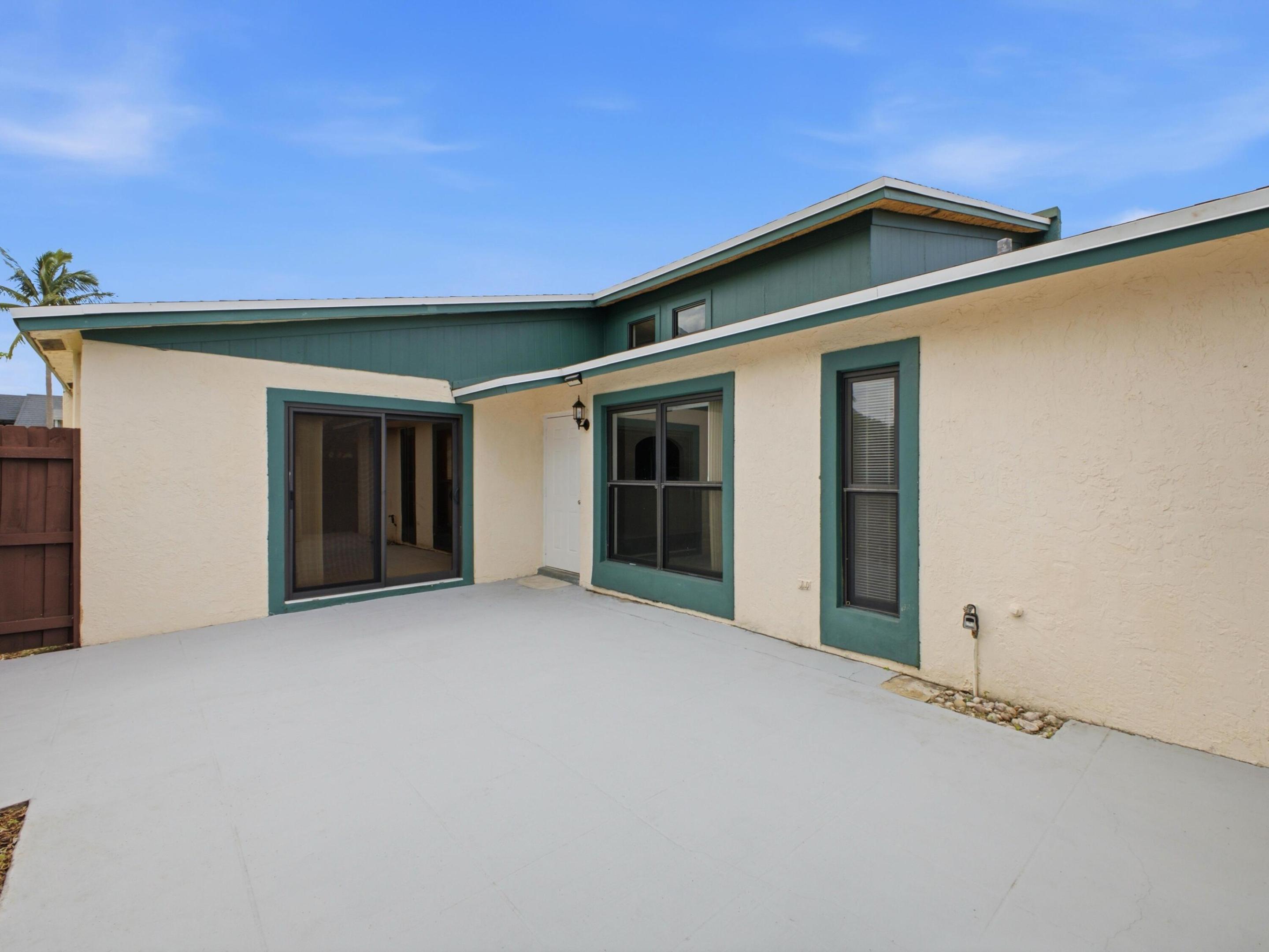 1110 Manor Drive
