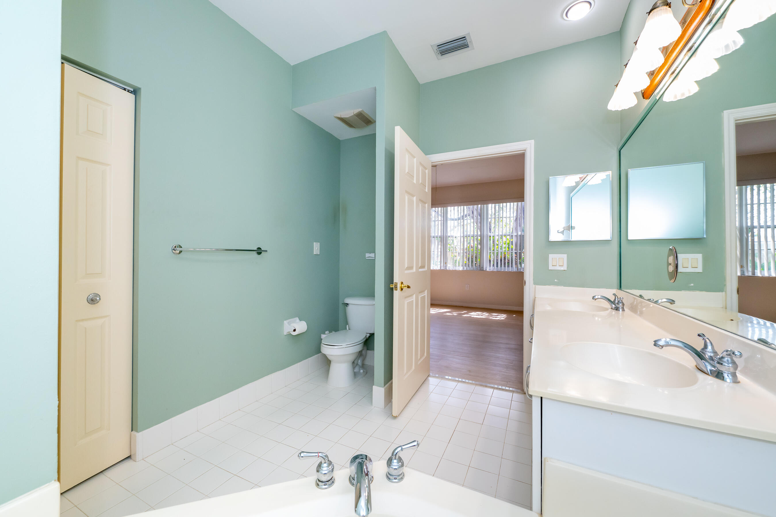 REGENCY HOMES AT SUNRISE - Residential