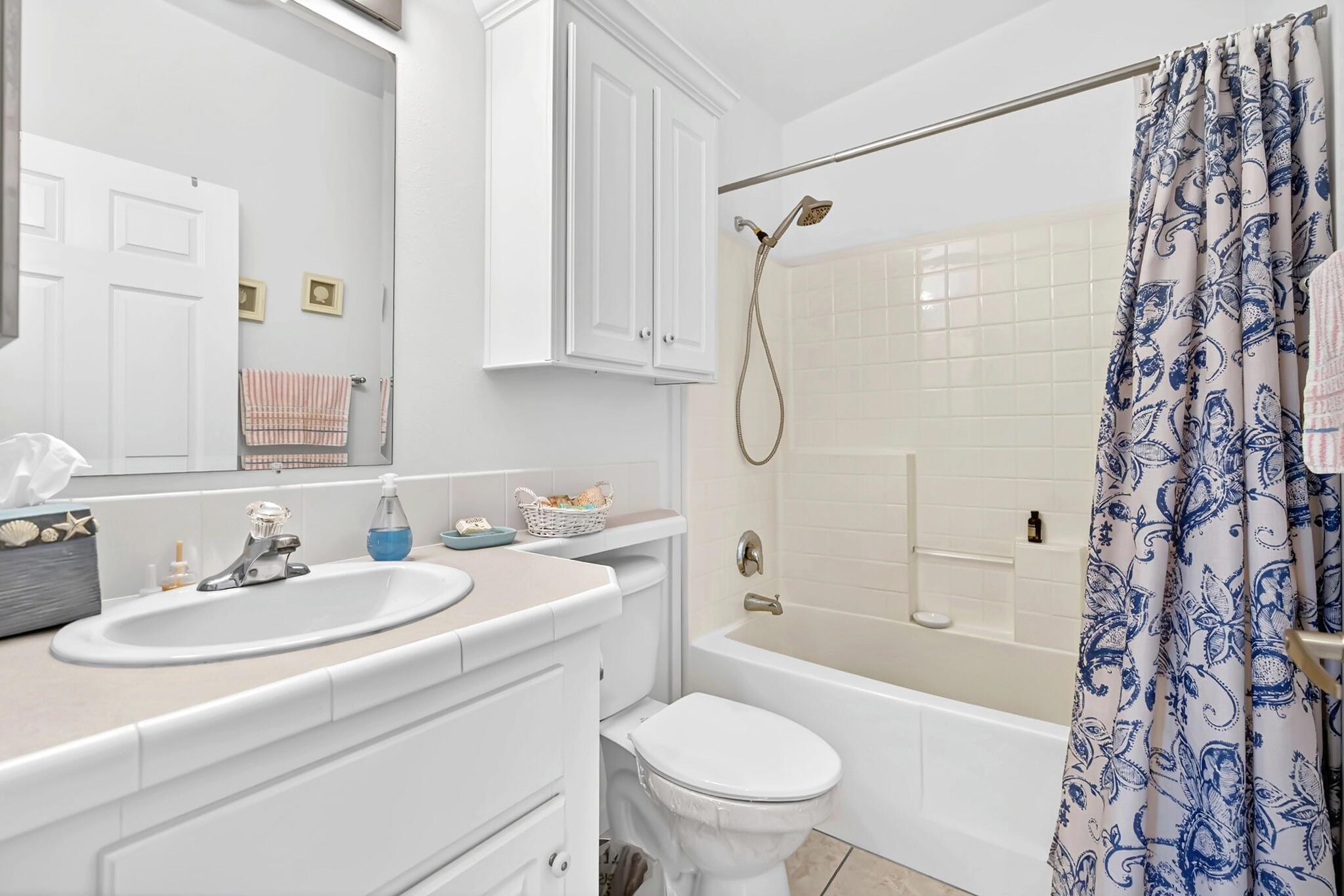 LAKESIDE VILLAGE MOBILE H - Residential