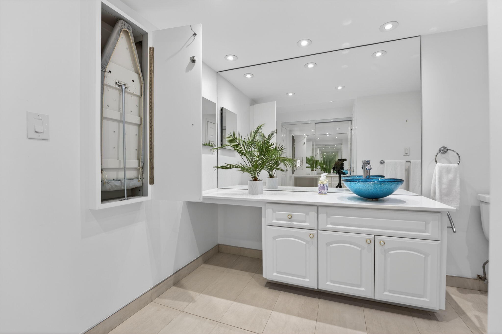 PARLIAMENT HOUSE CONDO - Residential