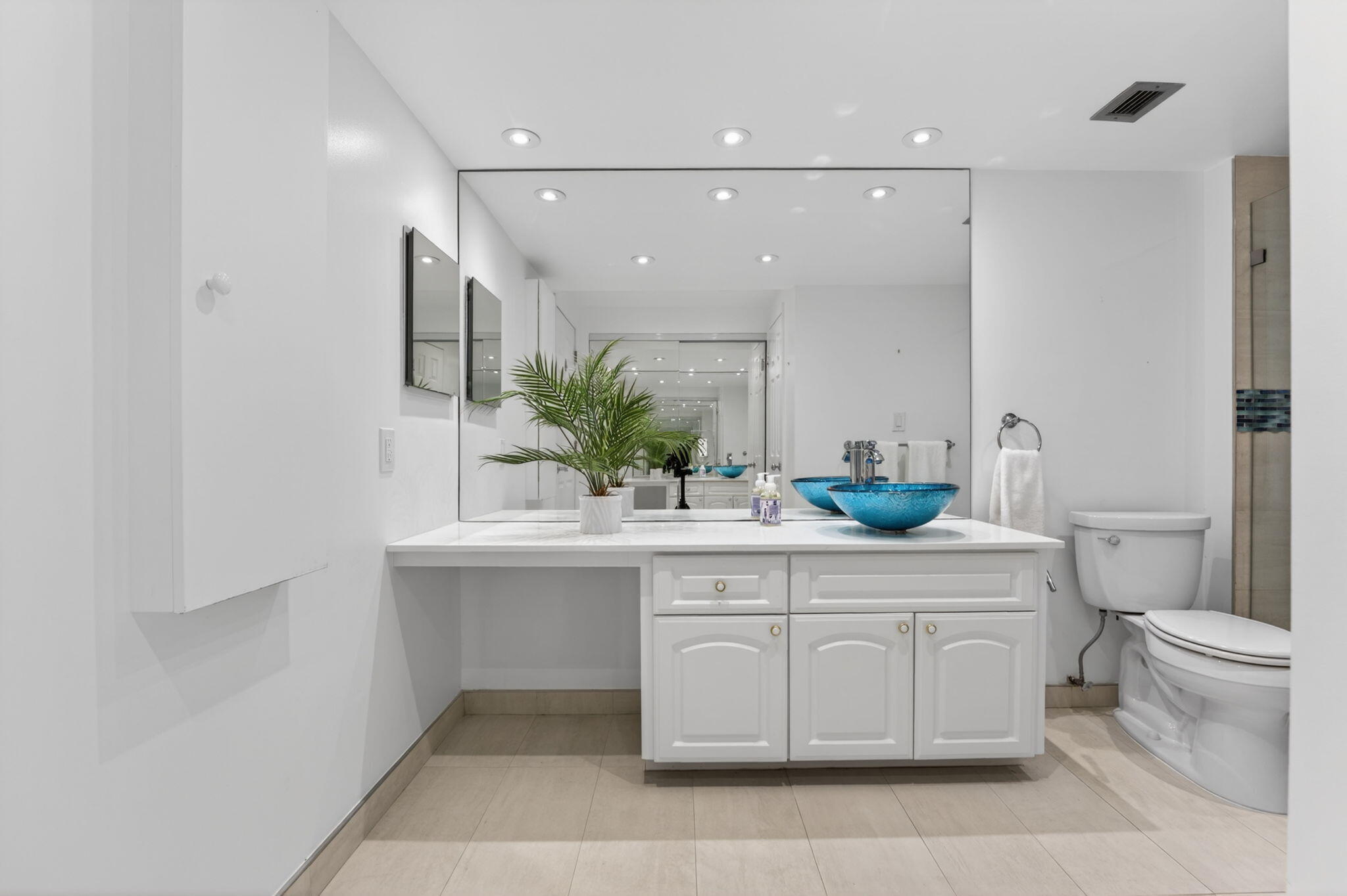 PARLIAMENT HOUSE CONDO - Residential