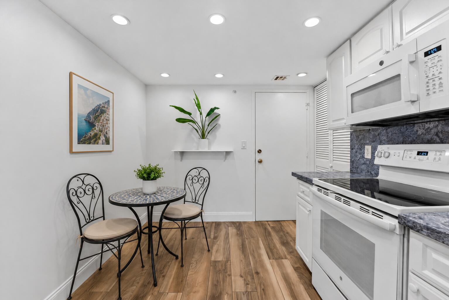 PARLIAMENT HOUSE CONDO - Residential