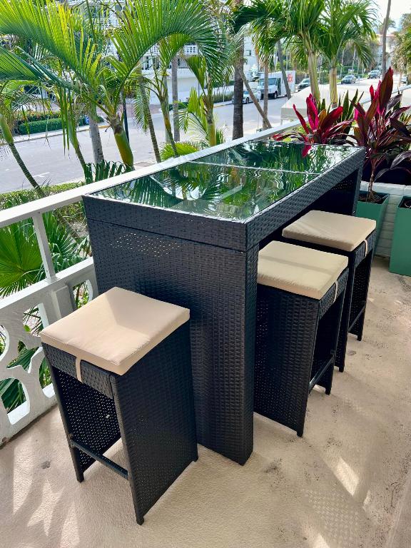 139 Sunrise Avenue 204